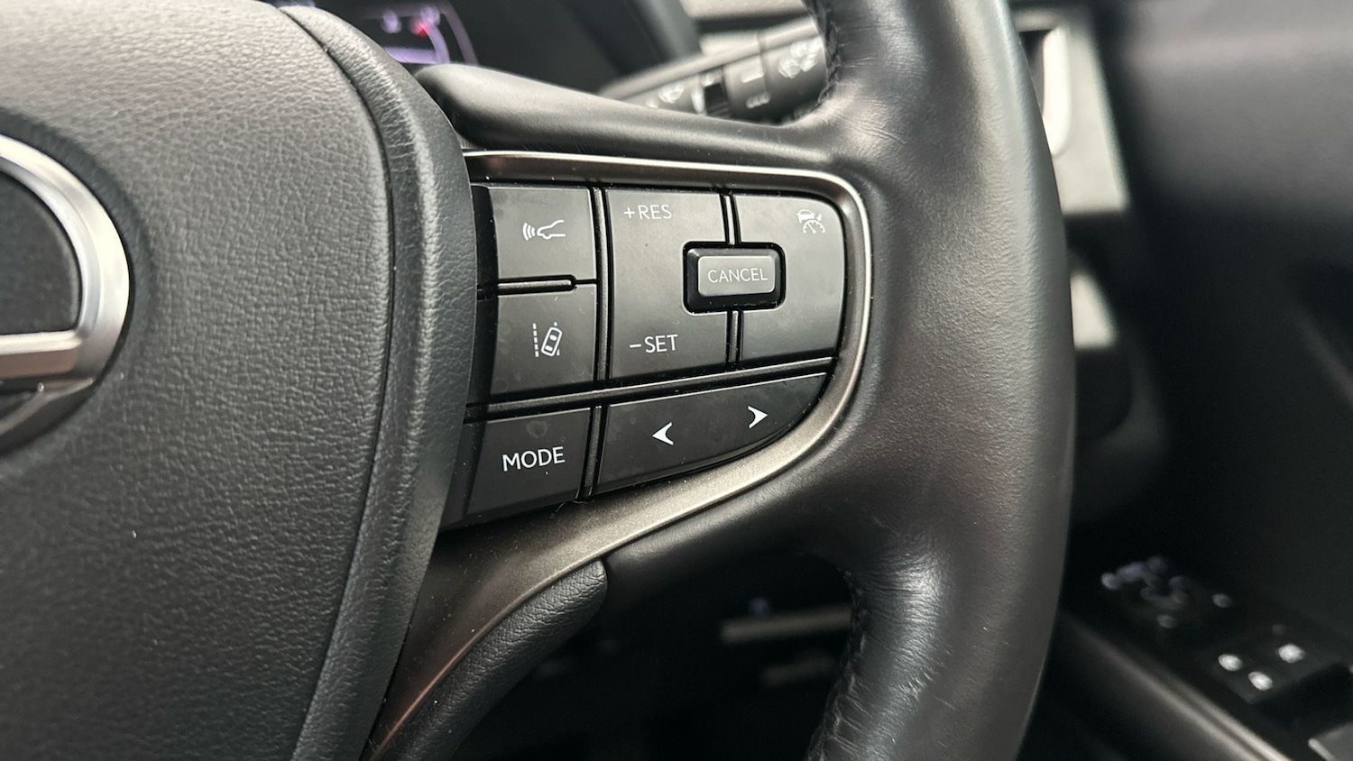 Used Lexus UX 2023 for sale - 77047976: Photo 21