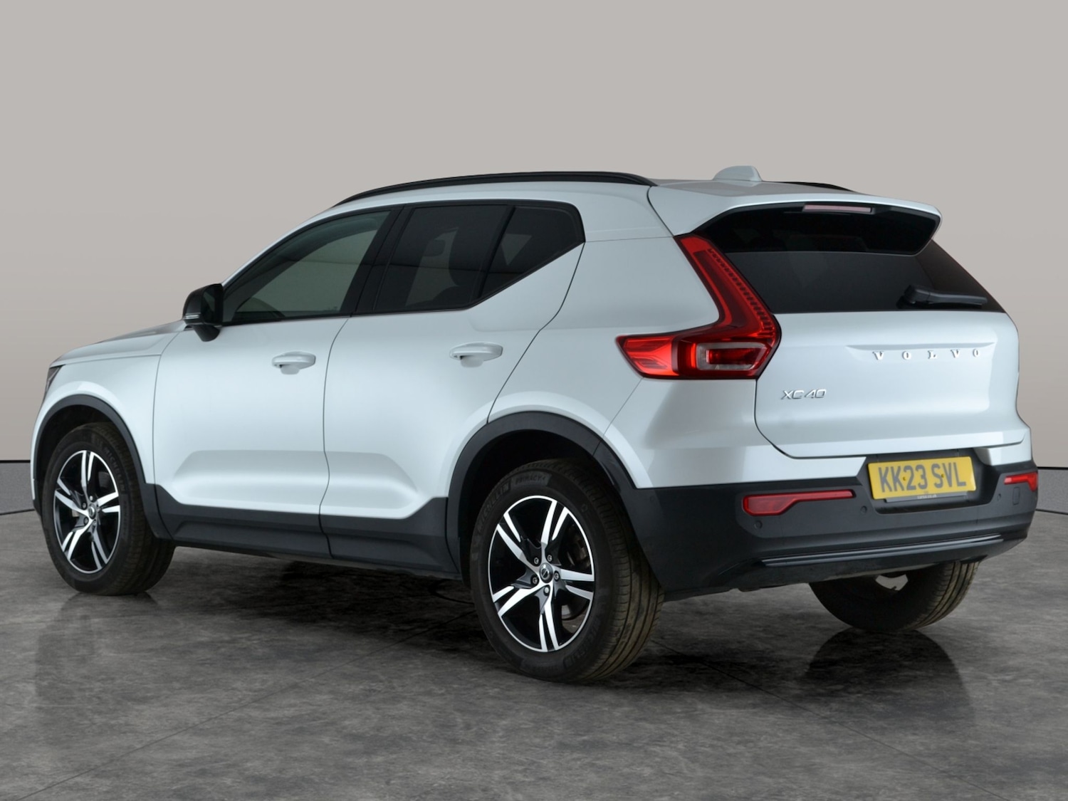 Used Volvo XC40 2023 for sale - 77389362: Photo 12