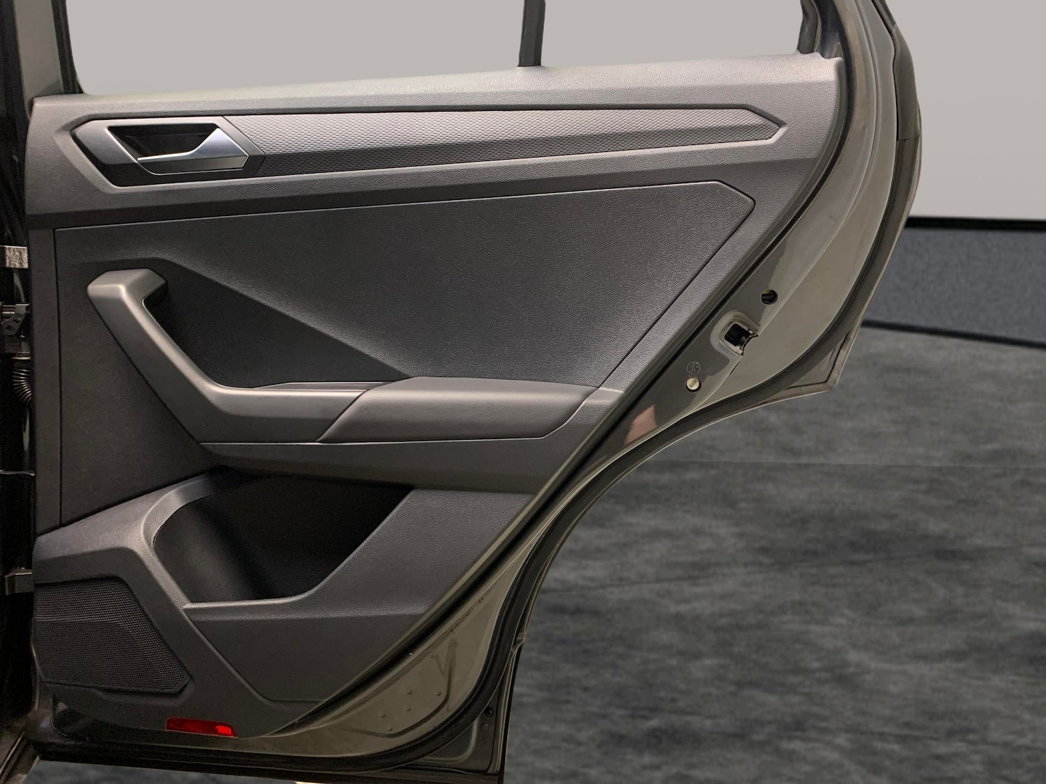 Used Volkswagen T-Roc 2023 for sale - 77392412: Photo 25