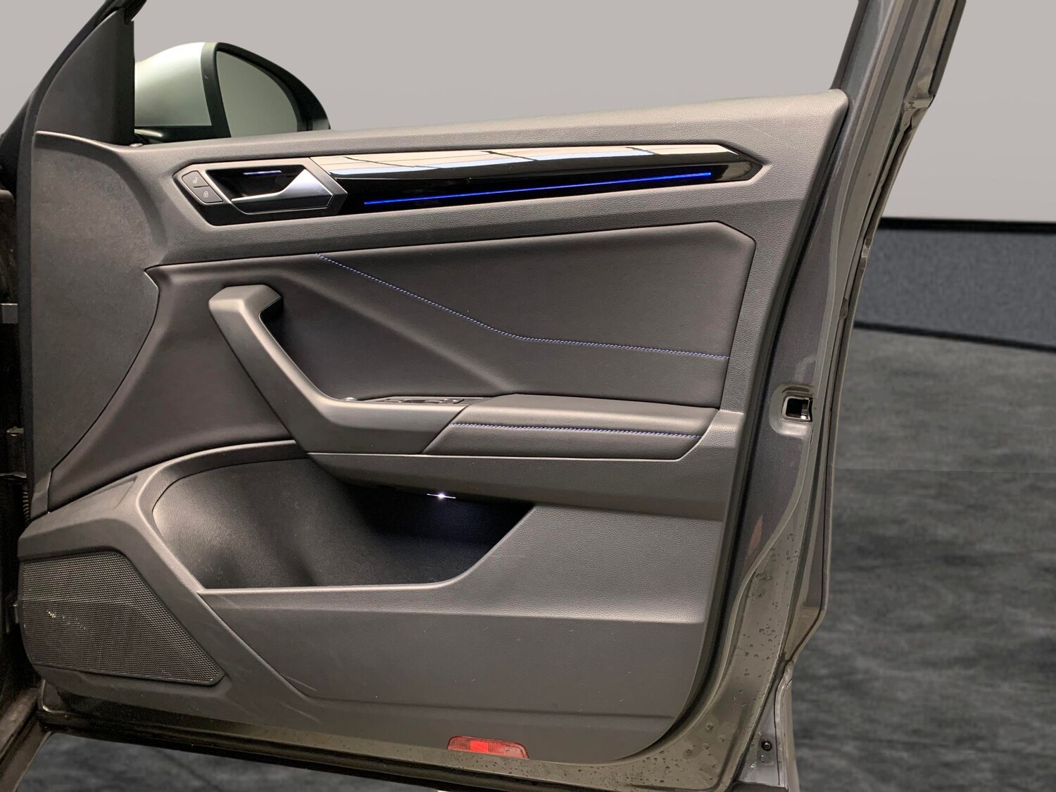 Used Volkswagen T-Roc 2023 for sale - 77392412: Photo 26