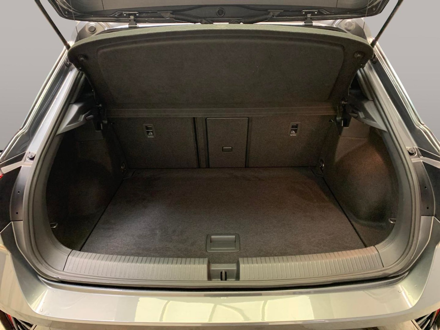 Used Volkswagen T-Roc 2023 for sale - 77392412: Photo 29