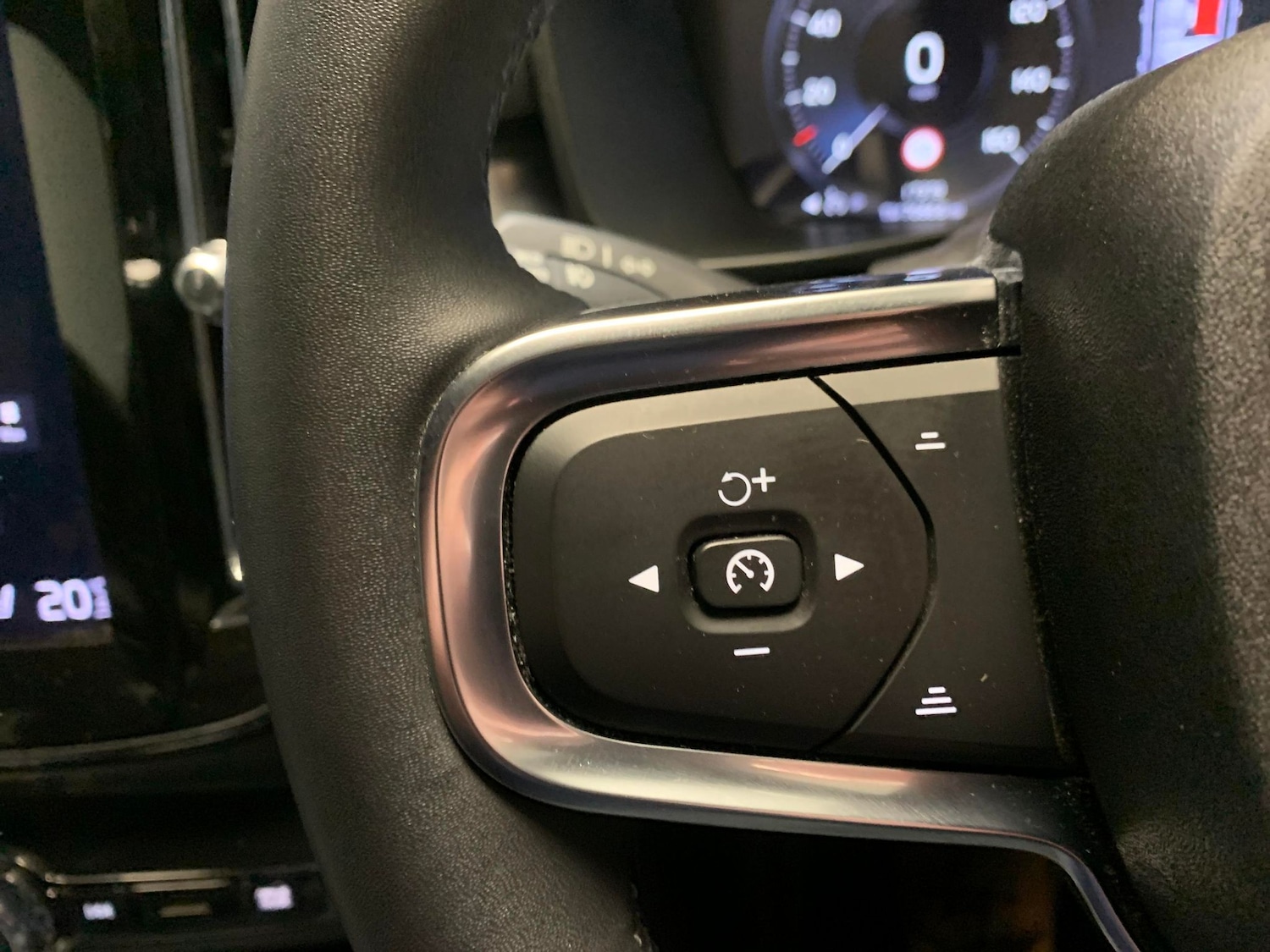 Used Volvo XC40 2022 for sale - 77186715: Photo 20