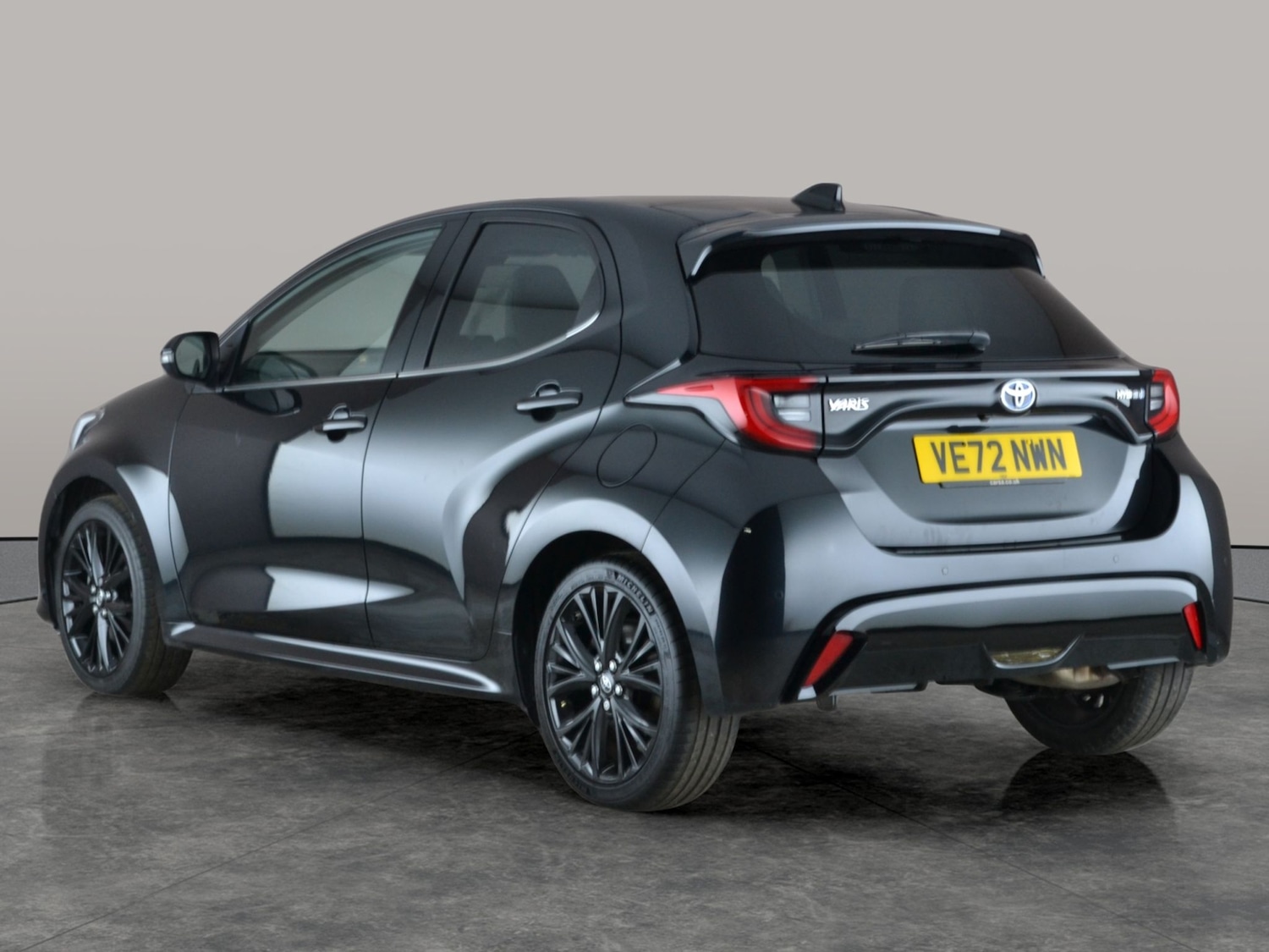 Used Toyota Yaris 2023 for sale - 77448064: Photo 12