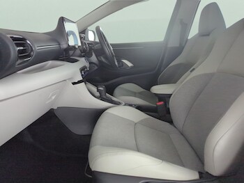 Used Toyota Yaris 2023 for sale - 77448064: Photo