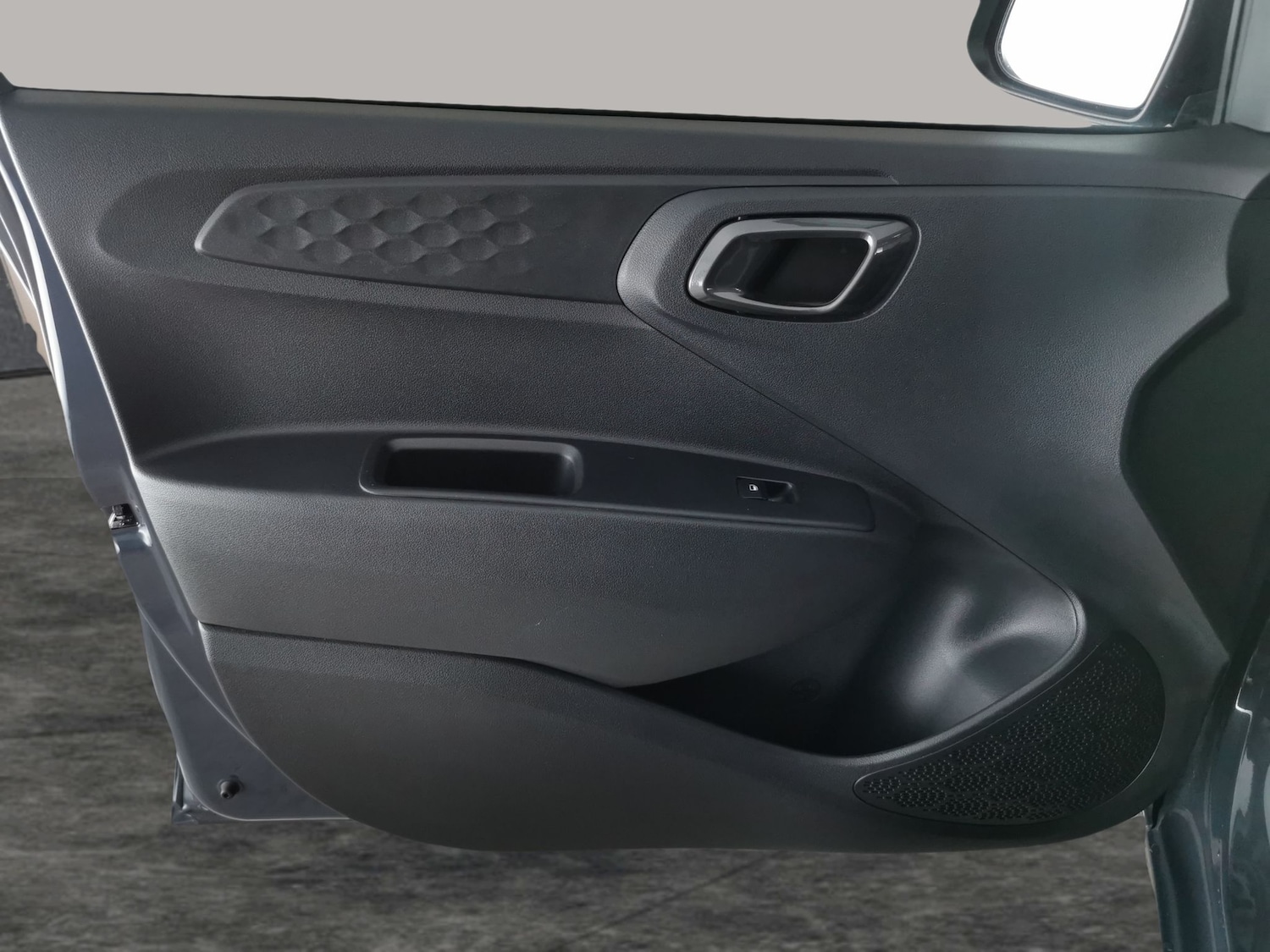 Used Hyundai i10 2023 for sale - 76967199: Photo 24