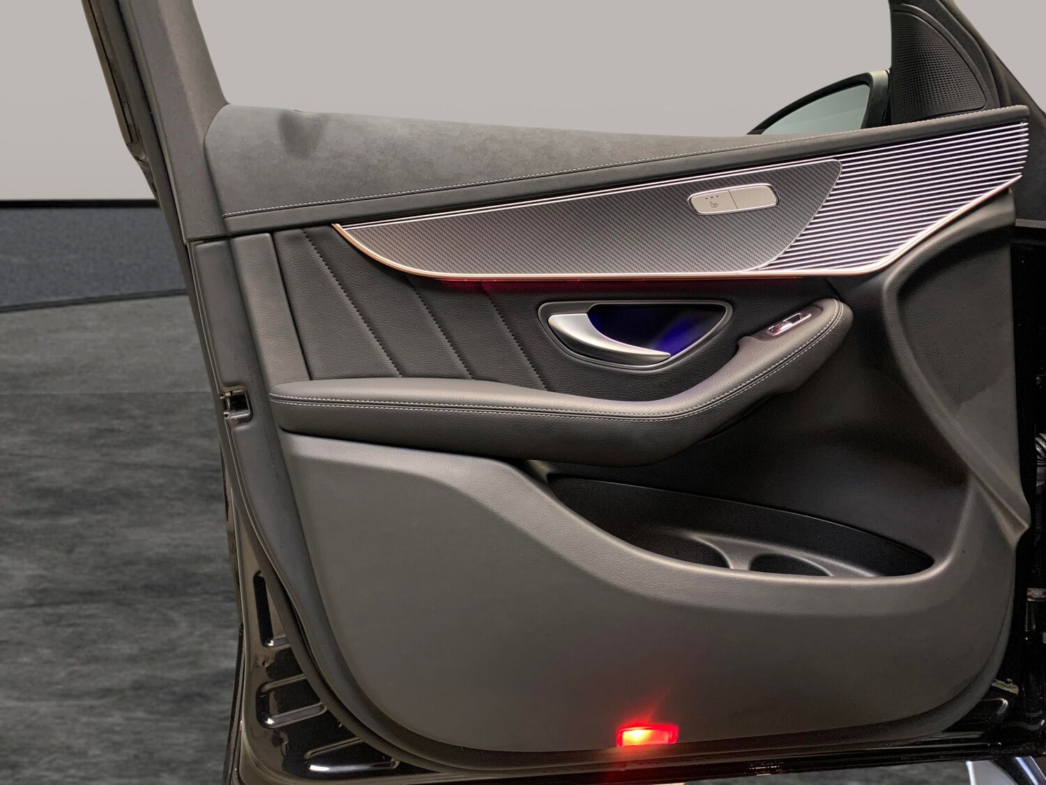 Used Mercedes-Benz EQC 2023 for sale - 77447932: Photo 25