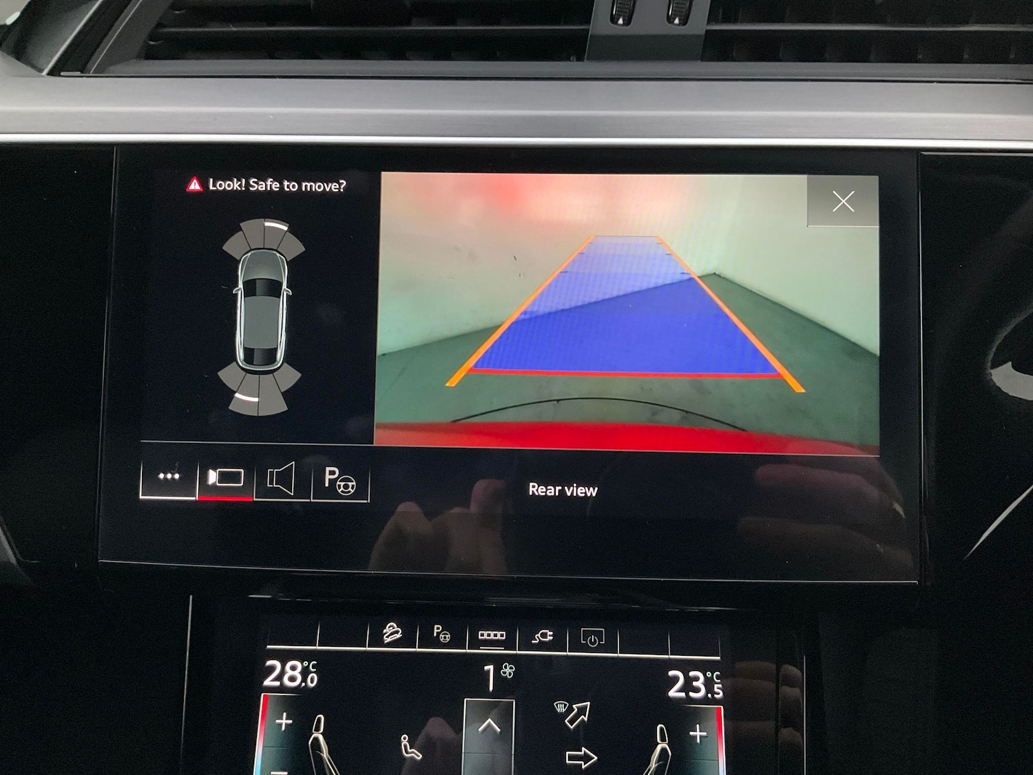 Used Audi e-tron 2022 for sale - 76526021: Photo 7