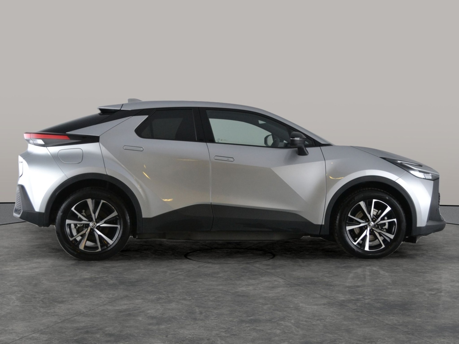 Used Toyota C-HR 2024 for sale - 77629802: Photo 11