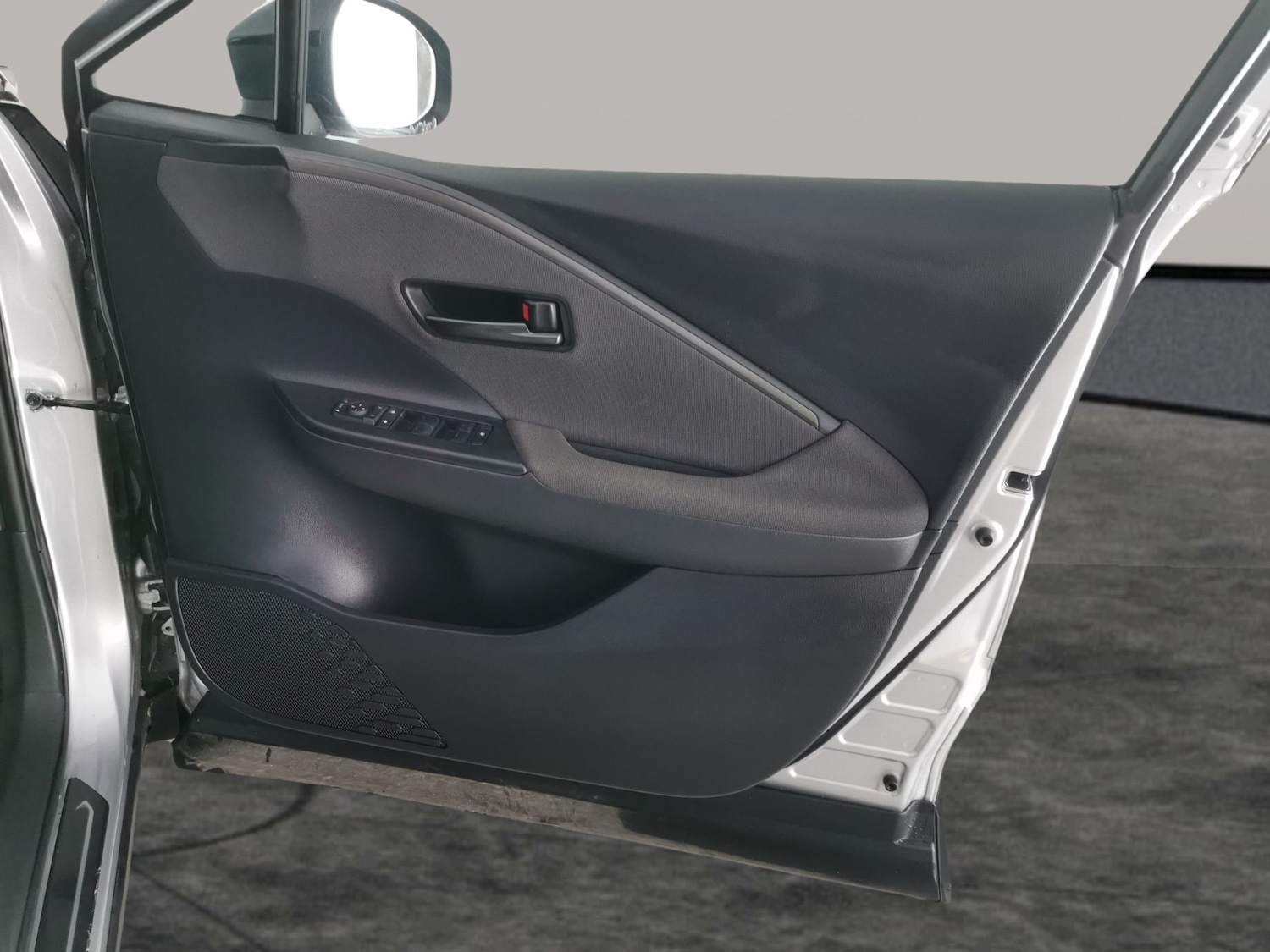 Used Toyota C-HR 2024 for sale - 77629802: Photo 29