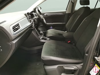 Used Volkswagen T-Roc 2023 for sale - 79547500: Photo