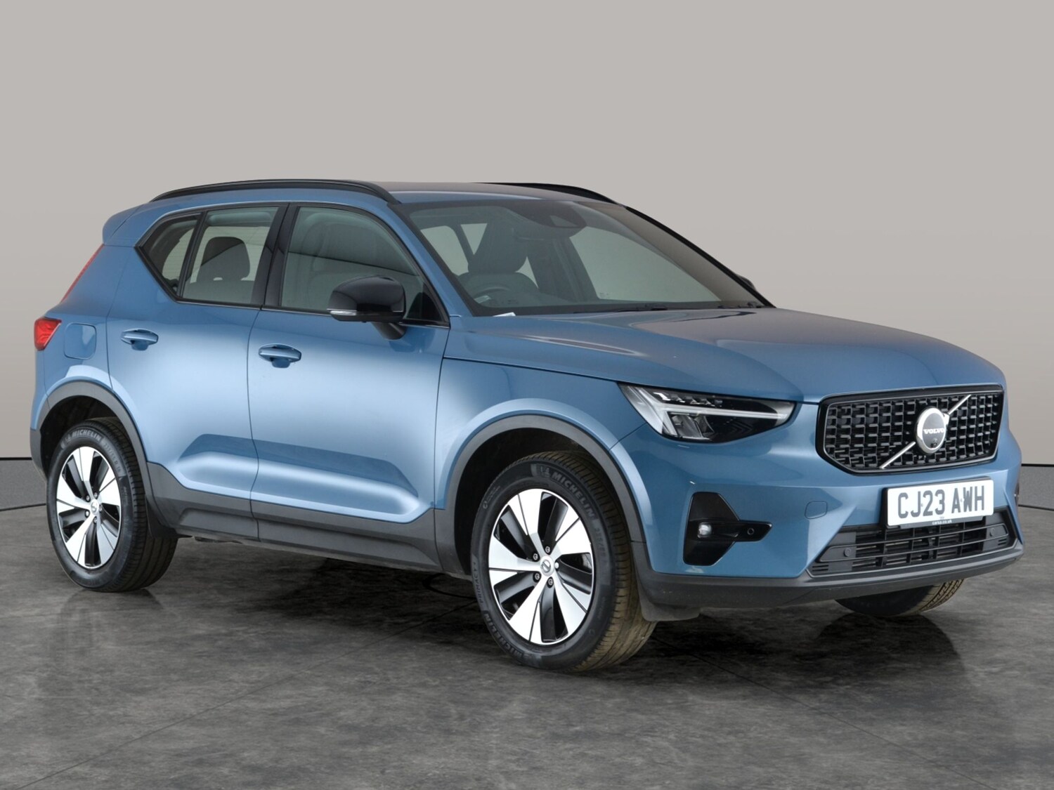 Used Volvo XC40 2023 for sale - 77514022: Photo 9