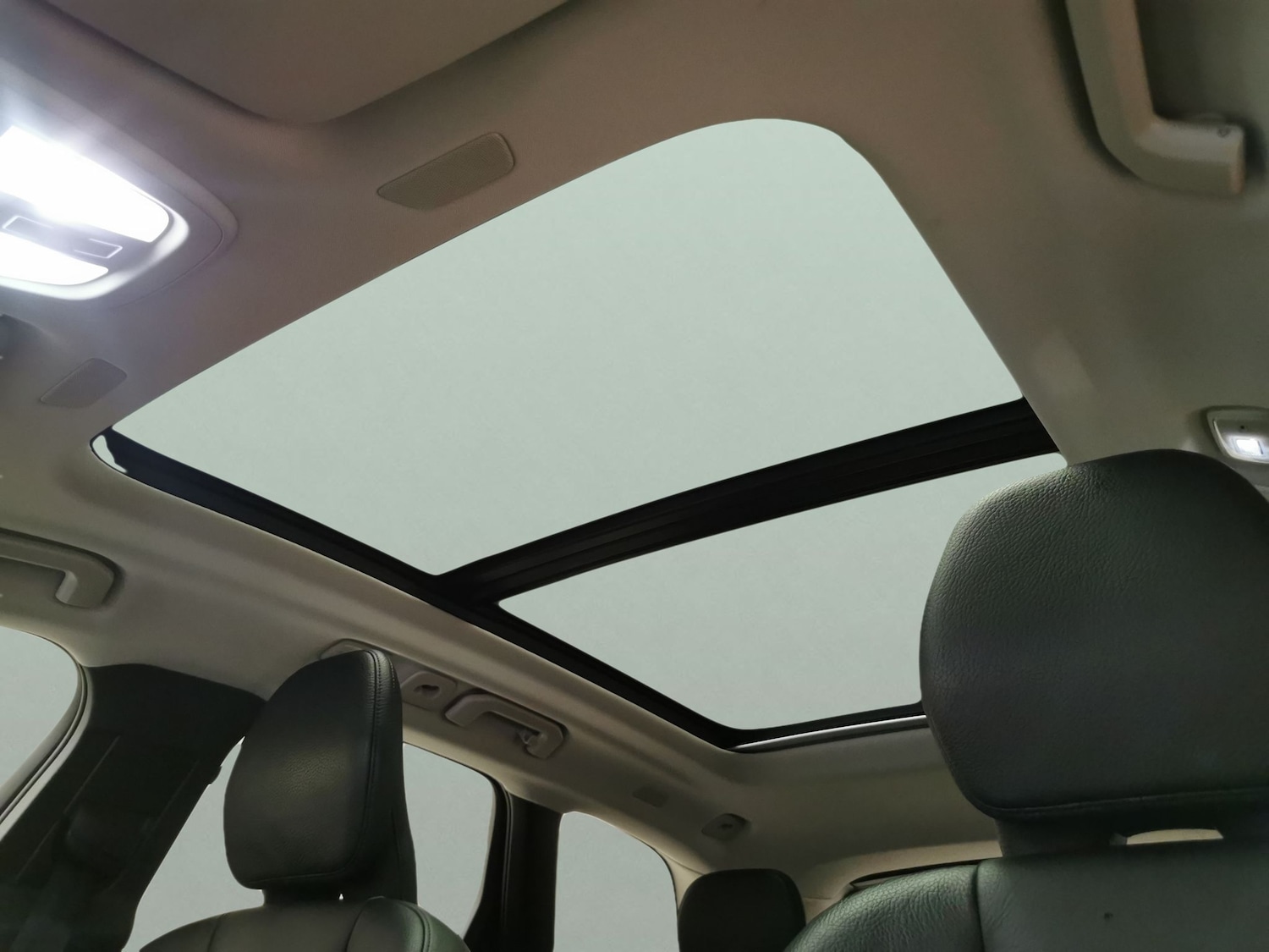 Used Volvo XC60 2023 for sale - 77472271: Photo 5