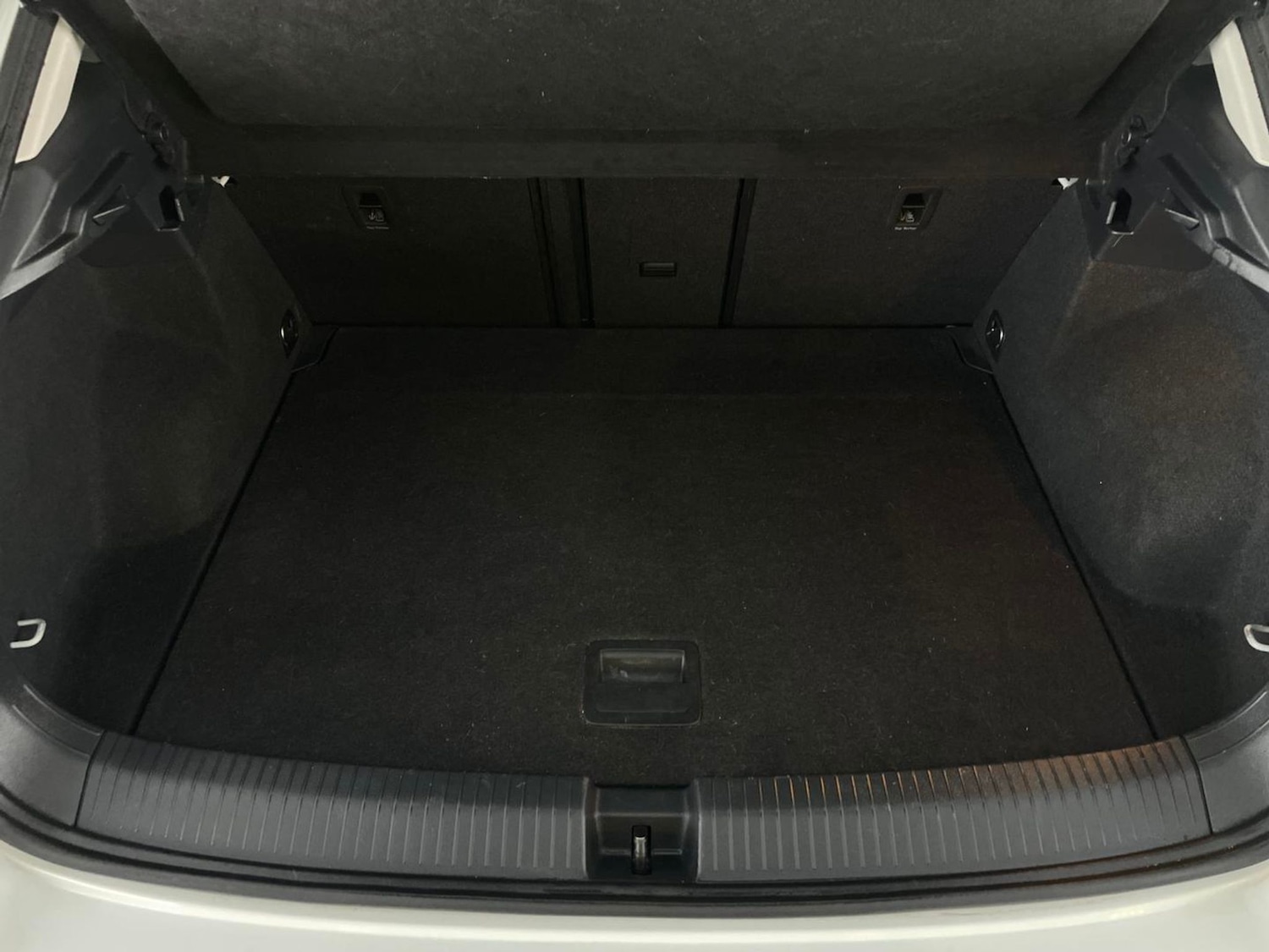 Used Volkswagen T-Roc 2022 for sale - 76555061: Photo 32