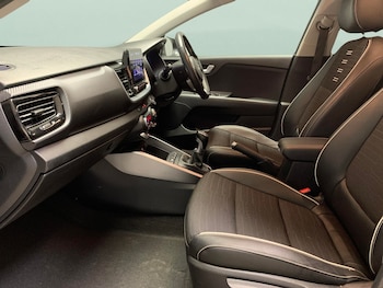 Used Kia Stonic 2022 for sale - 76452593: Photo