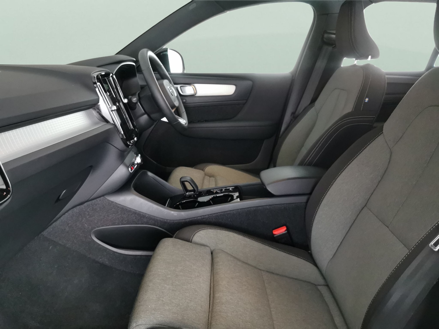 Used Volvo XC40 2022 for sale - 77255915: Photo 4