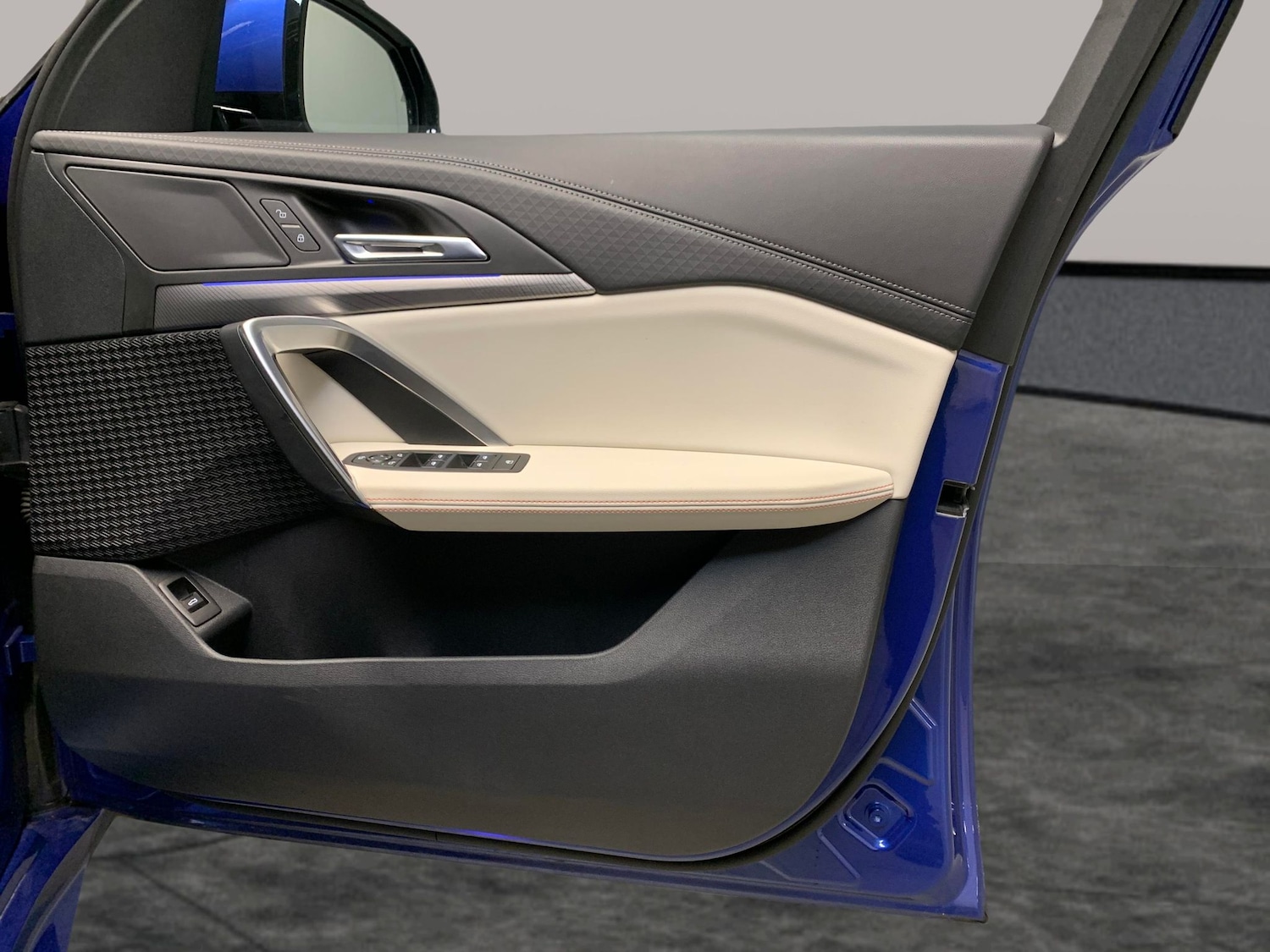 Used BMW iX2 2024 for sale - 76467535: Photo 36