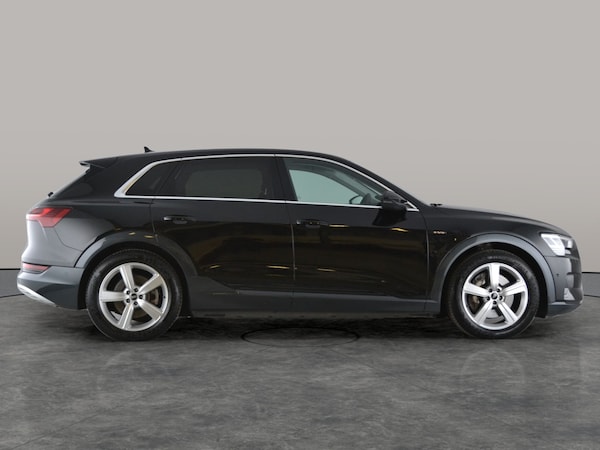Used Audi e-tron 2021 for sale - 76191832: Photo 16