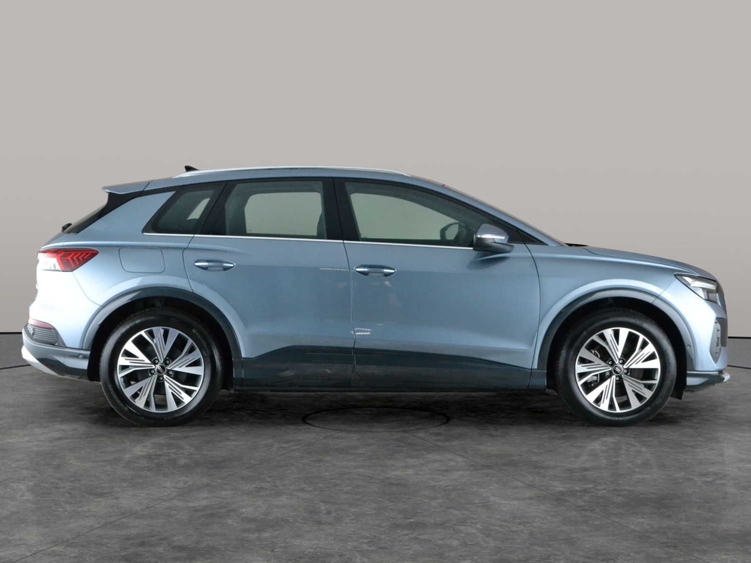 Used Audi Q4 e-tron 2023 for sale - 77636375: Photo 9