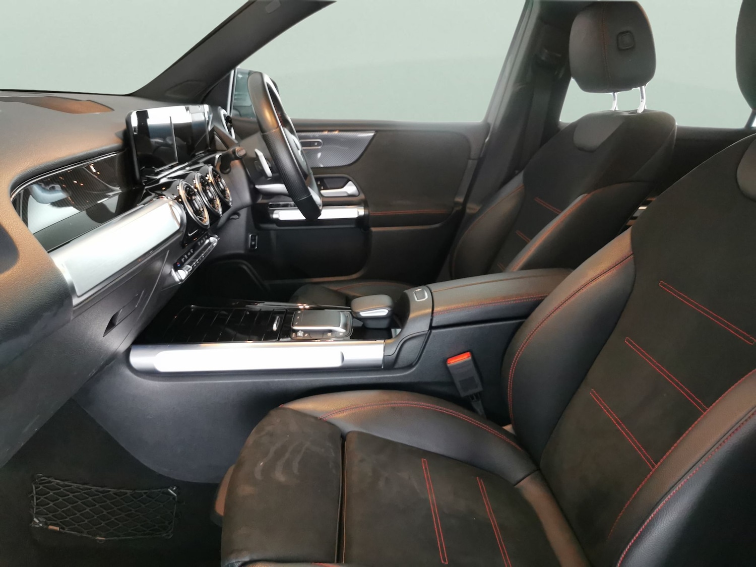 Used Mercedes-Benz GLB 2021 for sale - 77123085: Photo 4