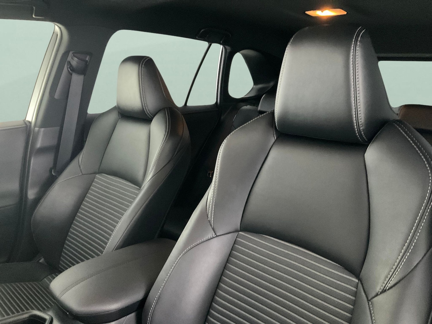 Used Toyota RAV4 2021 for sale - 76118130: Photo 8