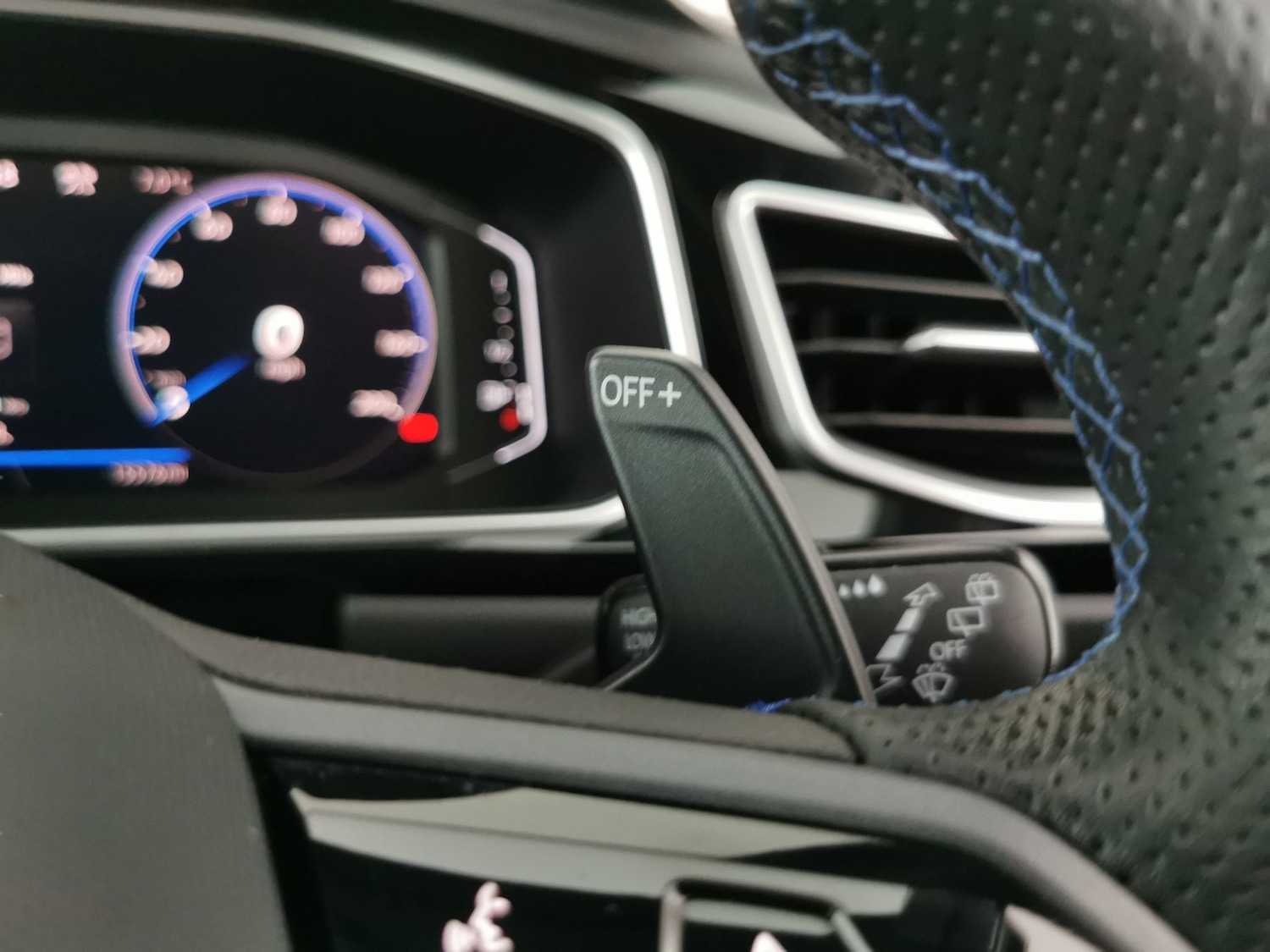 Used Volkswagen T-Roc 2023 for sale - 77269773: Photo 19