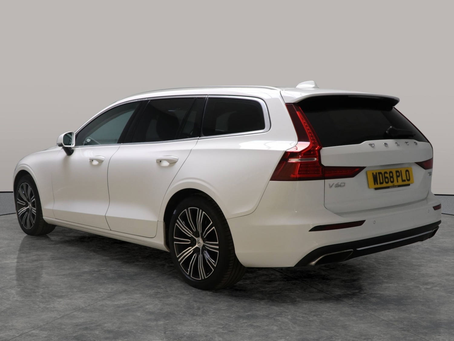 Used Volvo V60 2019 for sale - 76118203: Photo 16