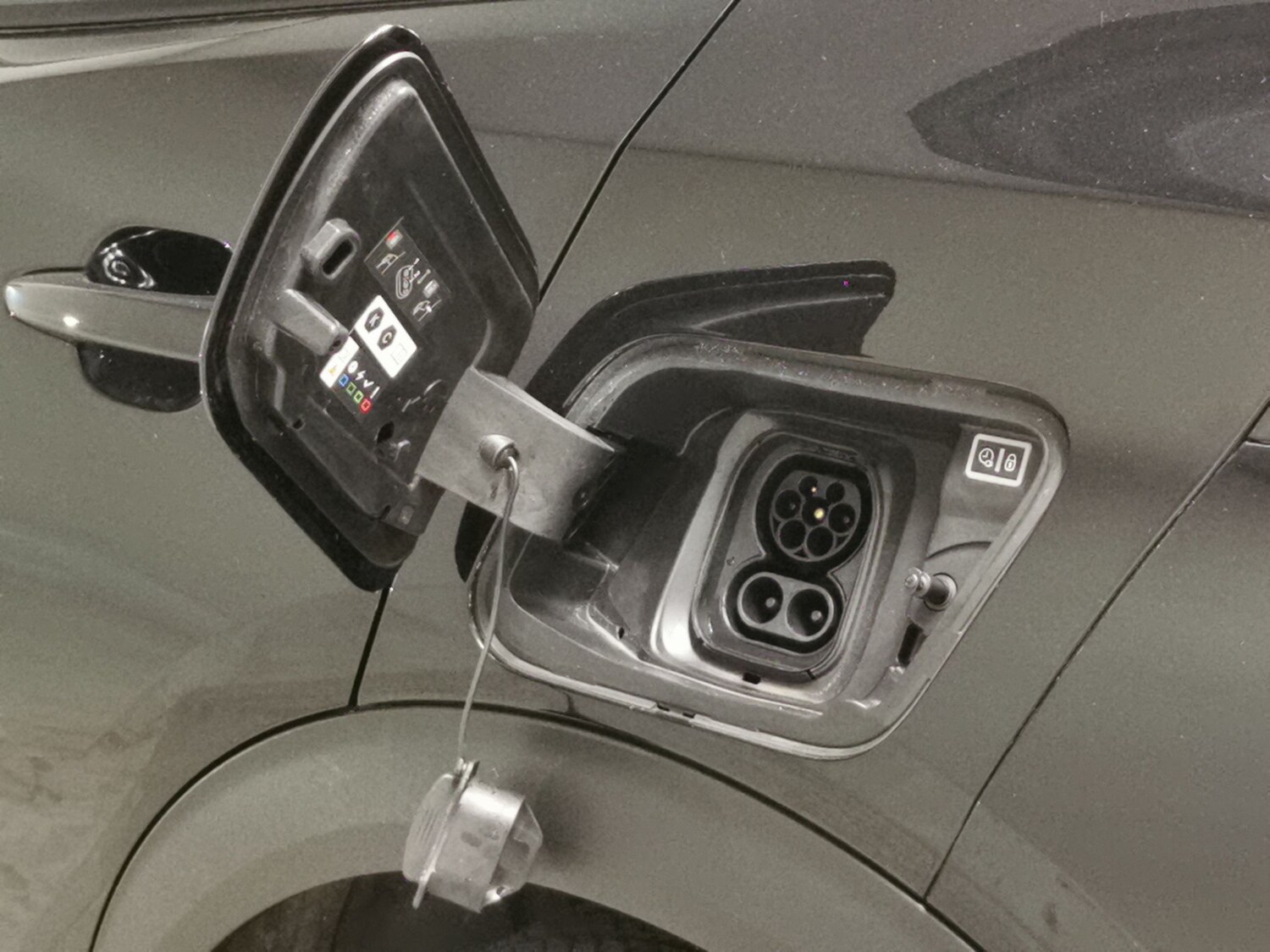 Used Peugeot E-2008 for sale - 77364993: Photo 33