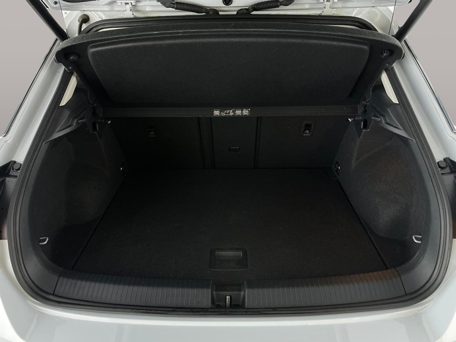 Used Volkswagen T-Roc 2021 for sale - 77418063: Photo 33