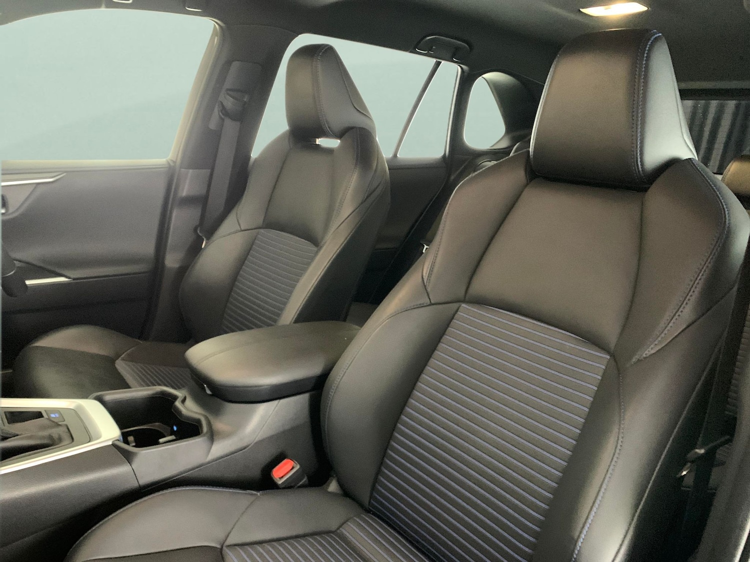 Used Toyota RAV4 2022 for sale - 76967189: Photo 21