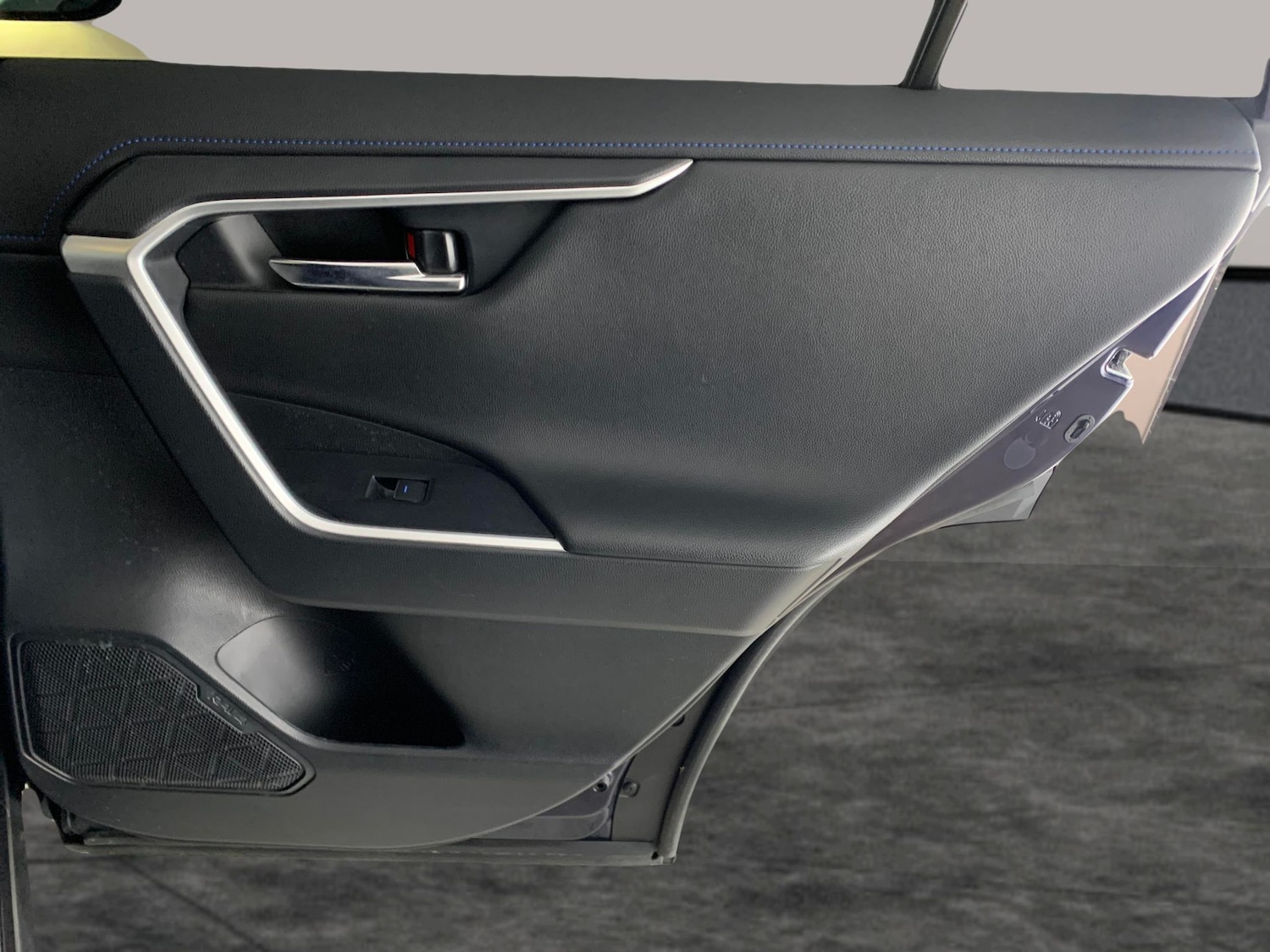 Used Toyota RAV4 2022 for sale - 76967189: Photo 31