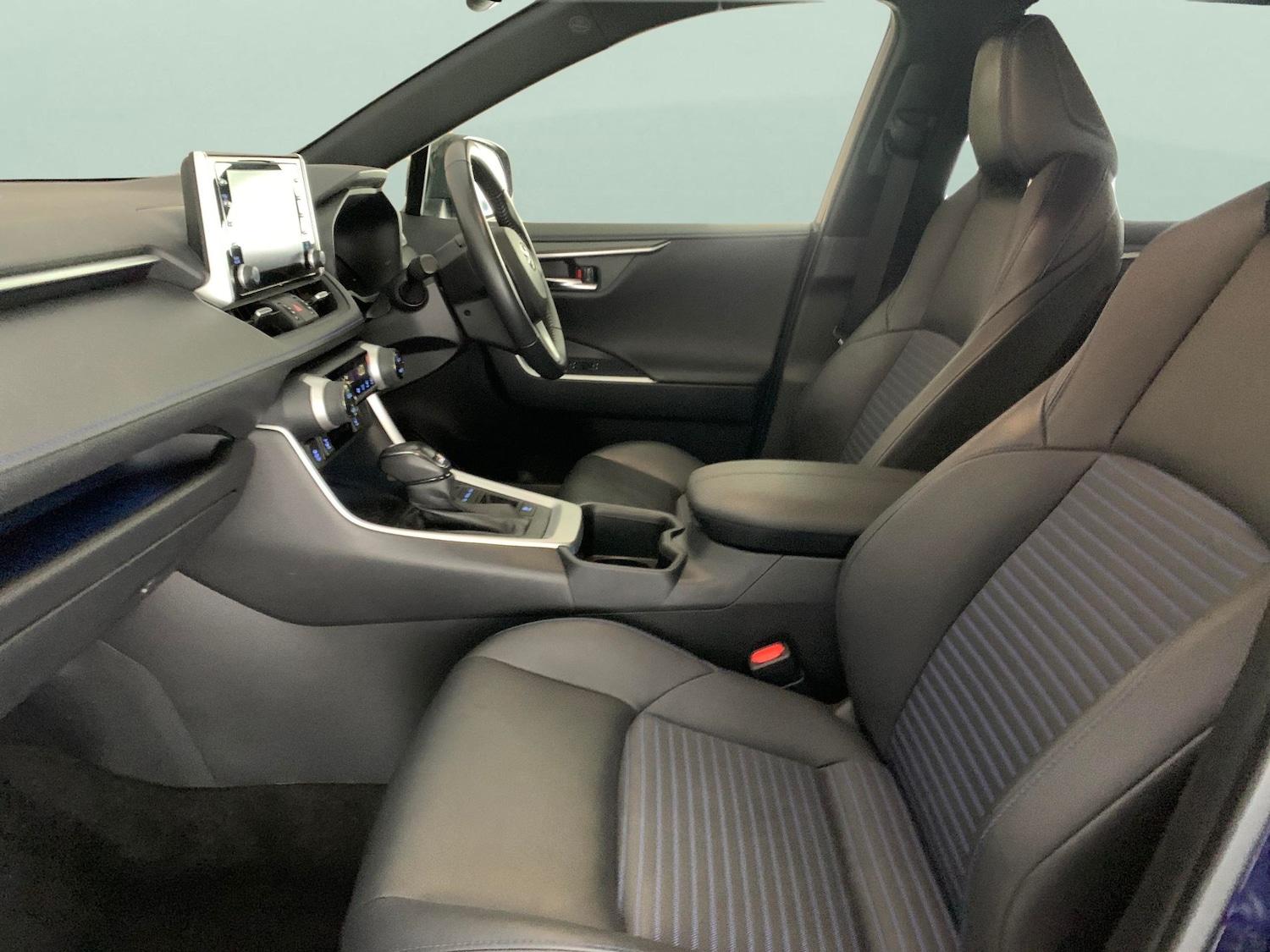 Used Toyota RAV4 2022 for sale - 76967189: Photo 4