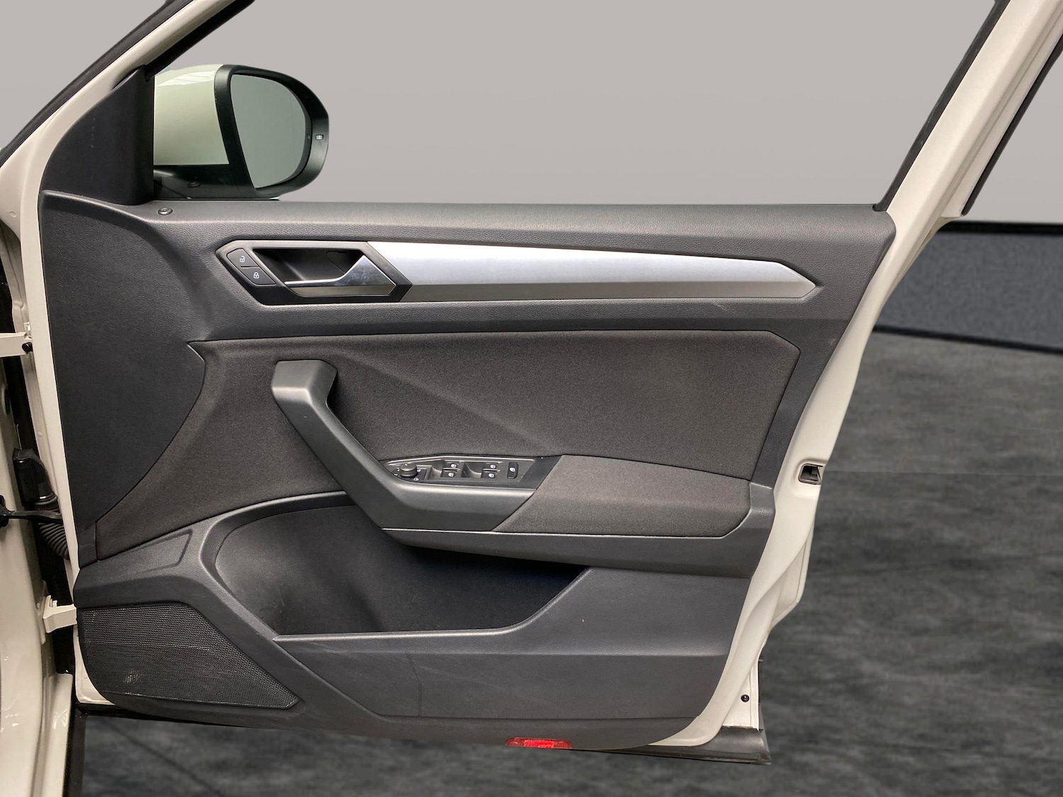 Used Volkswagen T-Roc 2023 for sale - 78110012: Photo 25