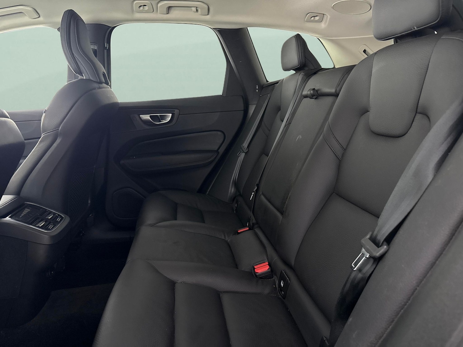 Used Volvo XC60 2024 for sale - 78082129: Photo 30