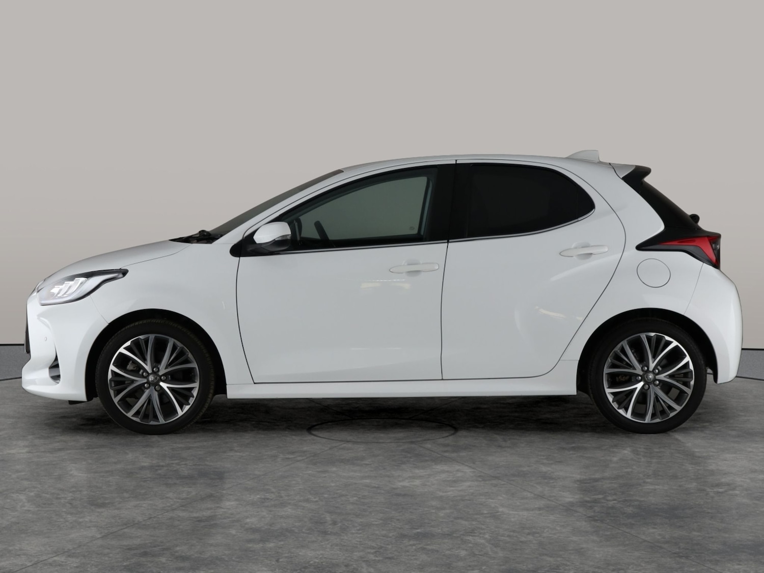 Used Toyota Yaris 2021 for sale - 76703993: Photo 12