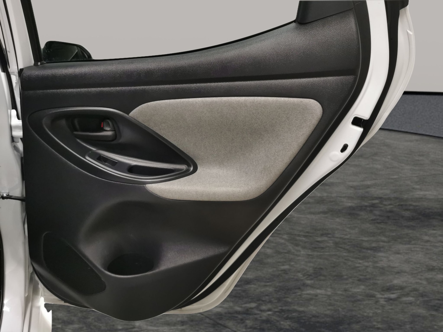 Used Toyota Yaris 2021 for sale - 76703993: Photo 27