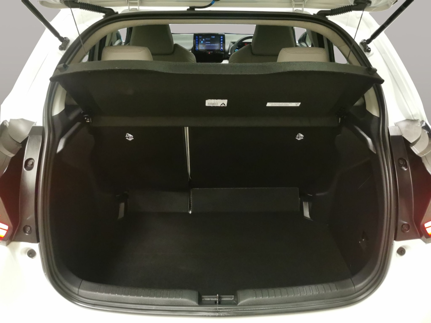 Used Toyota Yaris 2021 for sale - 76703993: Photo 31