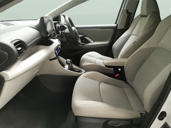 Used Toyota Yaris 2021 for sale - 76703993: Photo