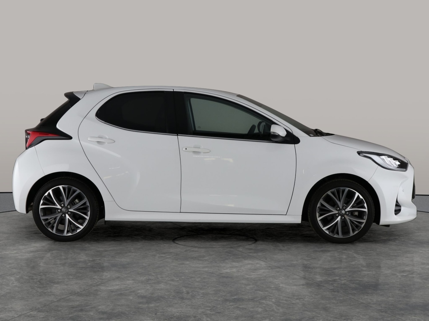 Used Toyota Yaris 2021 for sale - 76703993: Photo 8