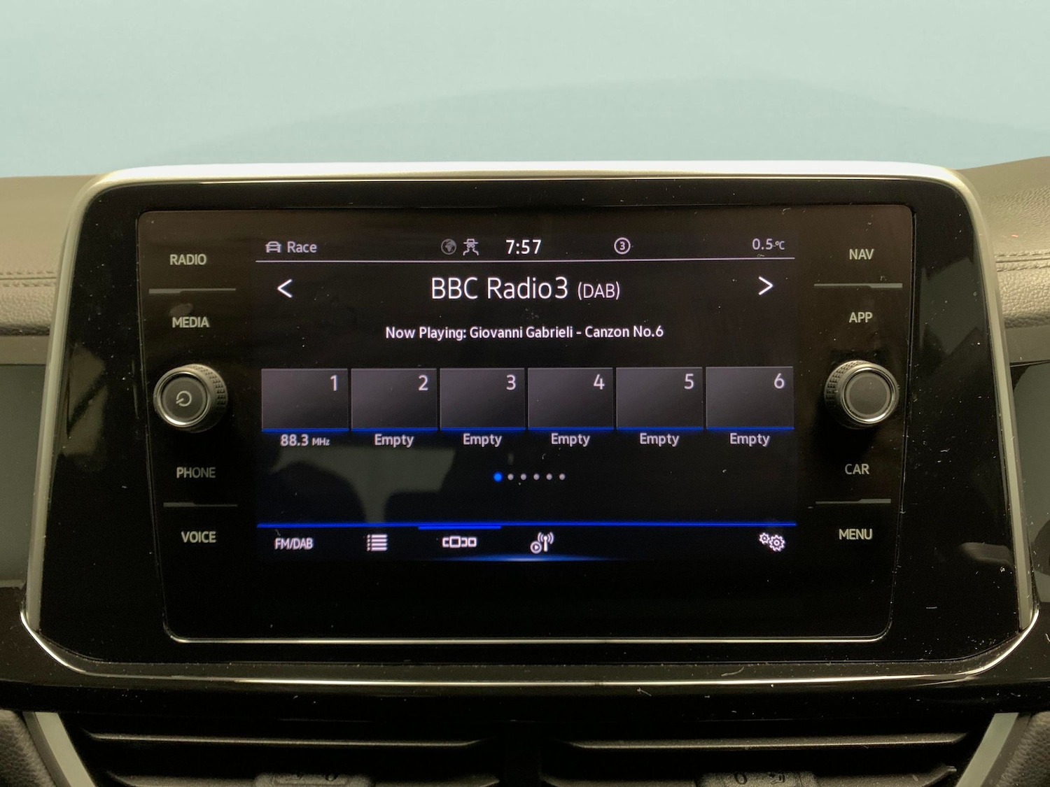 Used Volkswagen T-Roc 2023 for sale - 77100094: Photo 6