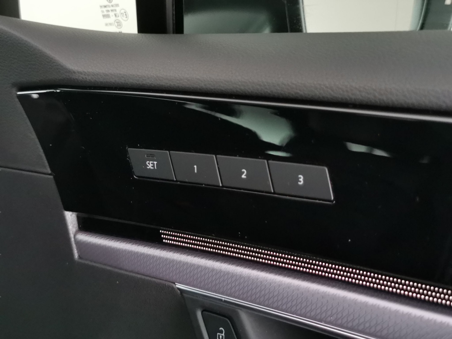 Used Volkswagen Touareg 2023 for sale - 77255983: Photo 30