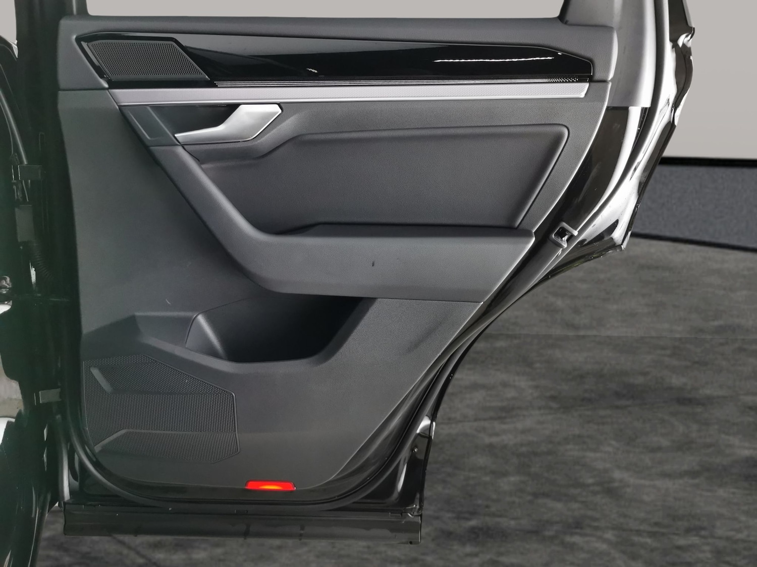 Used Volkswagen Touareg 2023 for sale - 77255983: Photo 37