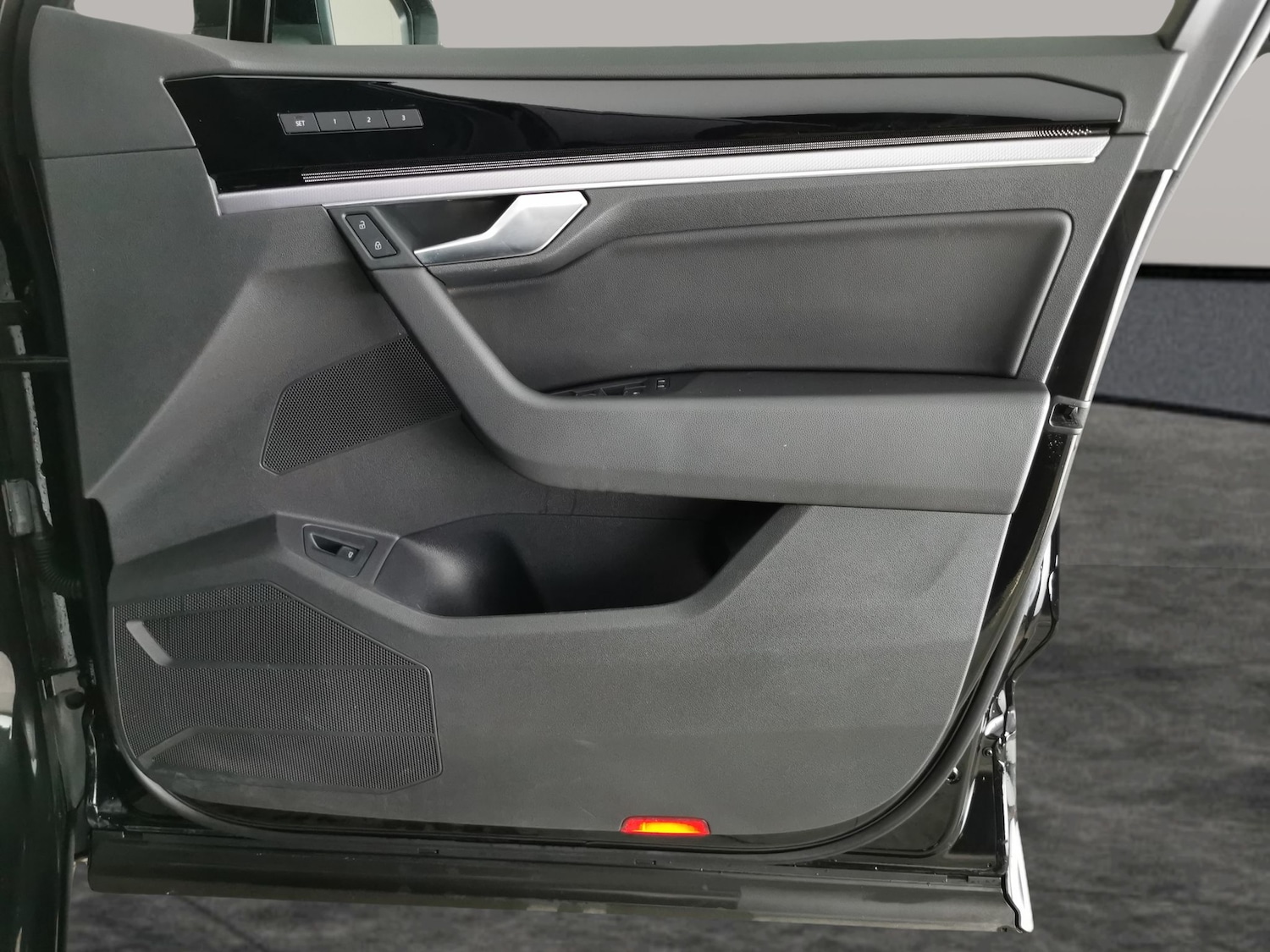 Used Volkswagen Touareg 2023 for sale - 77255983: Photo 38