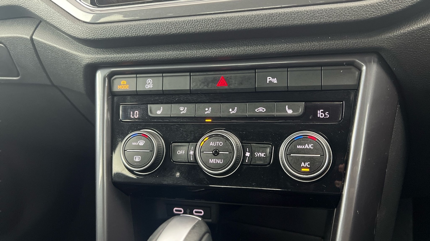 Used Volkswagen T-Roc 2021 for sale - 76908321: Photo 26