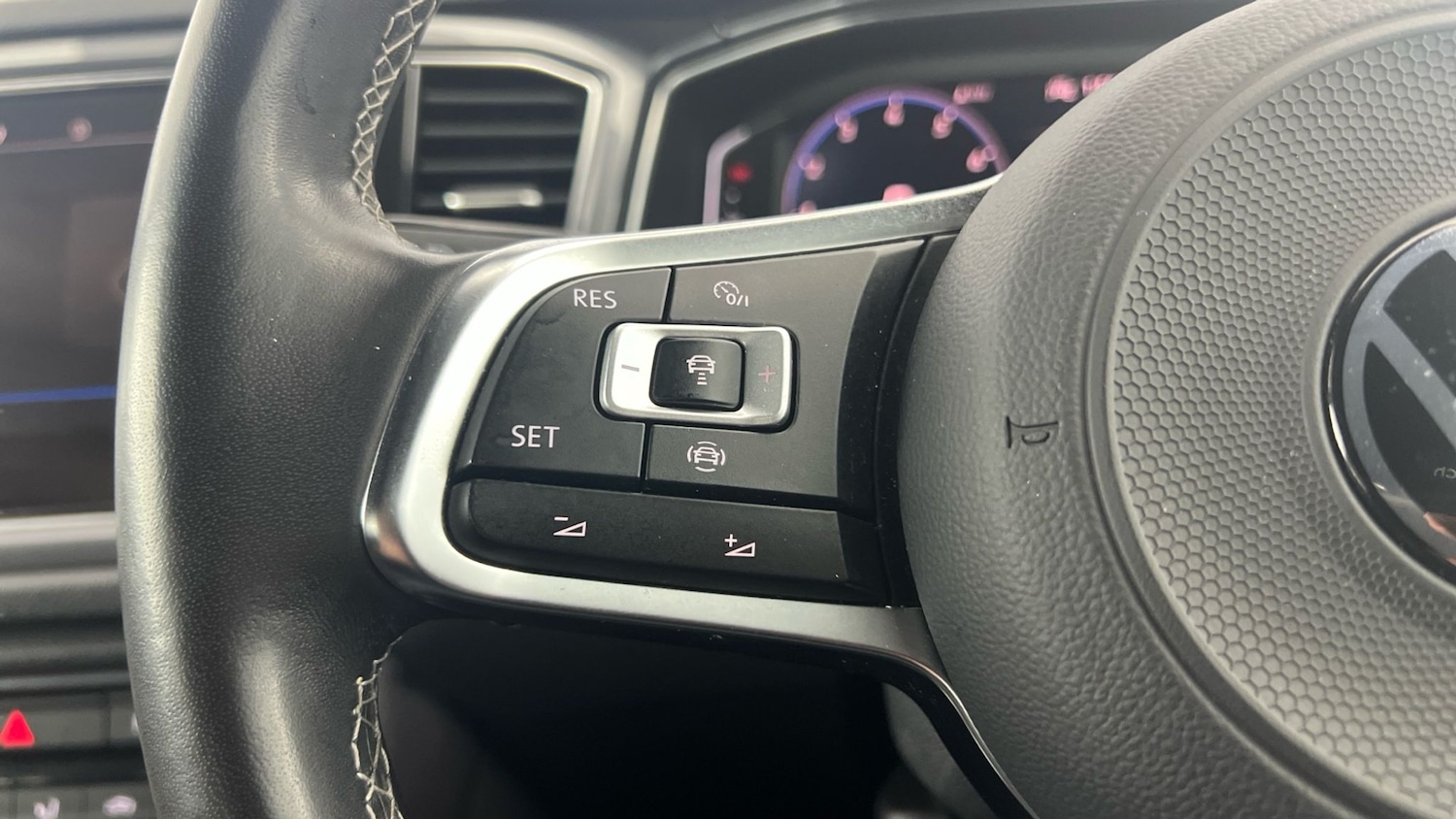 Used Volkswagen T-Roc 2021 for sale - 76908321: Photo 29