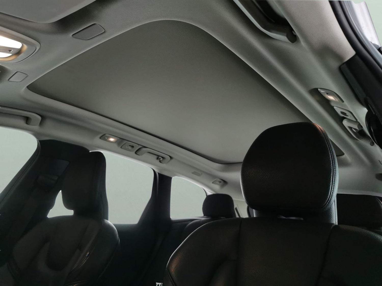 Used Volvo XC60 2022 for sale - 77347334: Photo 5