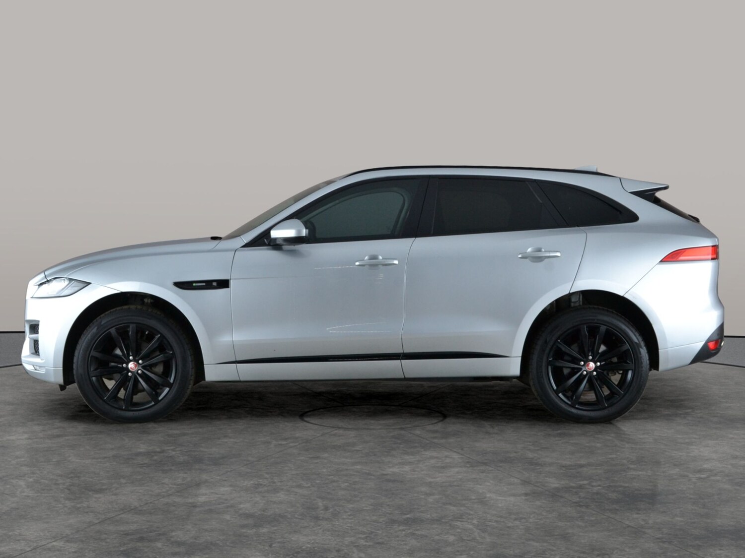 Used Jaguar F-Pace 2019 for sale - 77418082: Photo 14