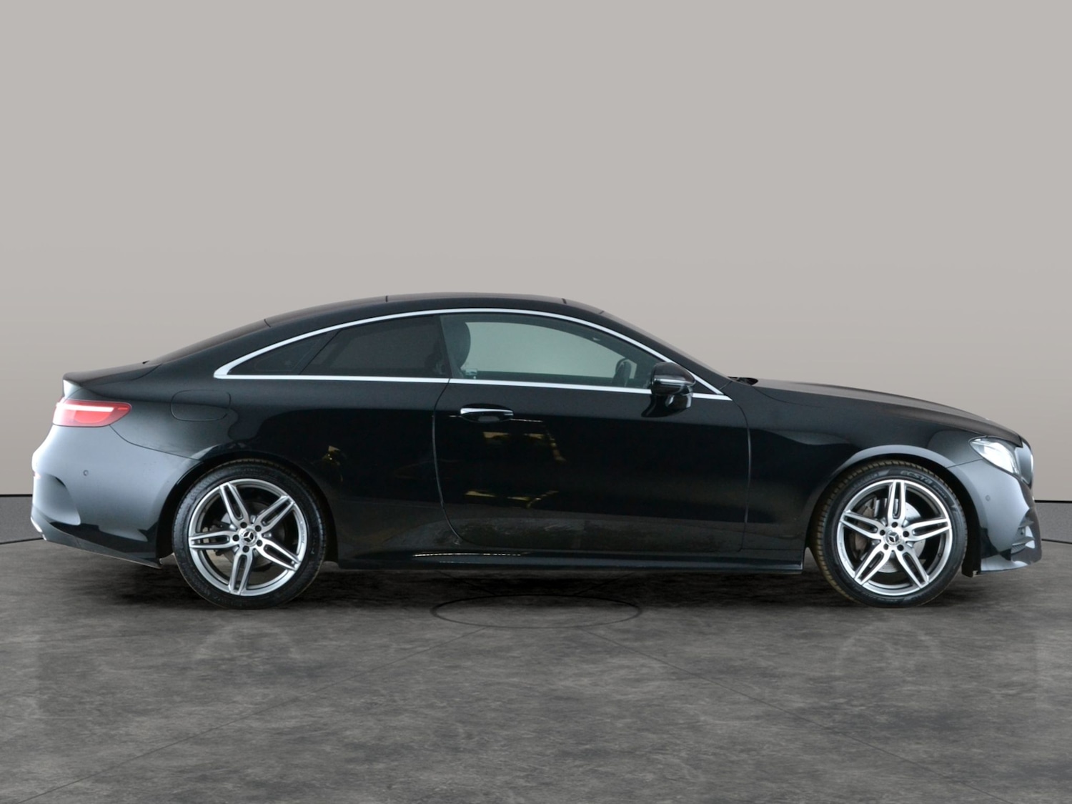 Used Mercedes-Benz E Class 2018 for sale - 78149319: Photo 10