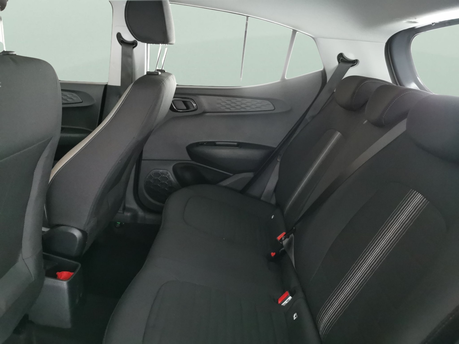 Used Hyundai i10 for sale - 77272045: Photo 23