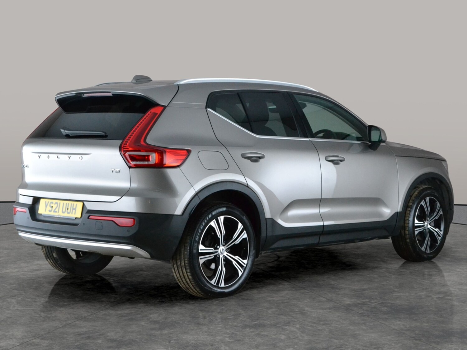 Used Volvo XC40 2021 for sale - 78140612: Photo 9