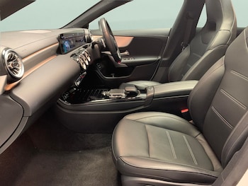 Used Mercedes-Benz CLA 2022 for sale - 76980560: Photo